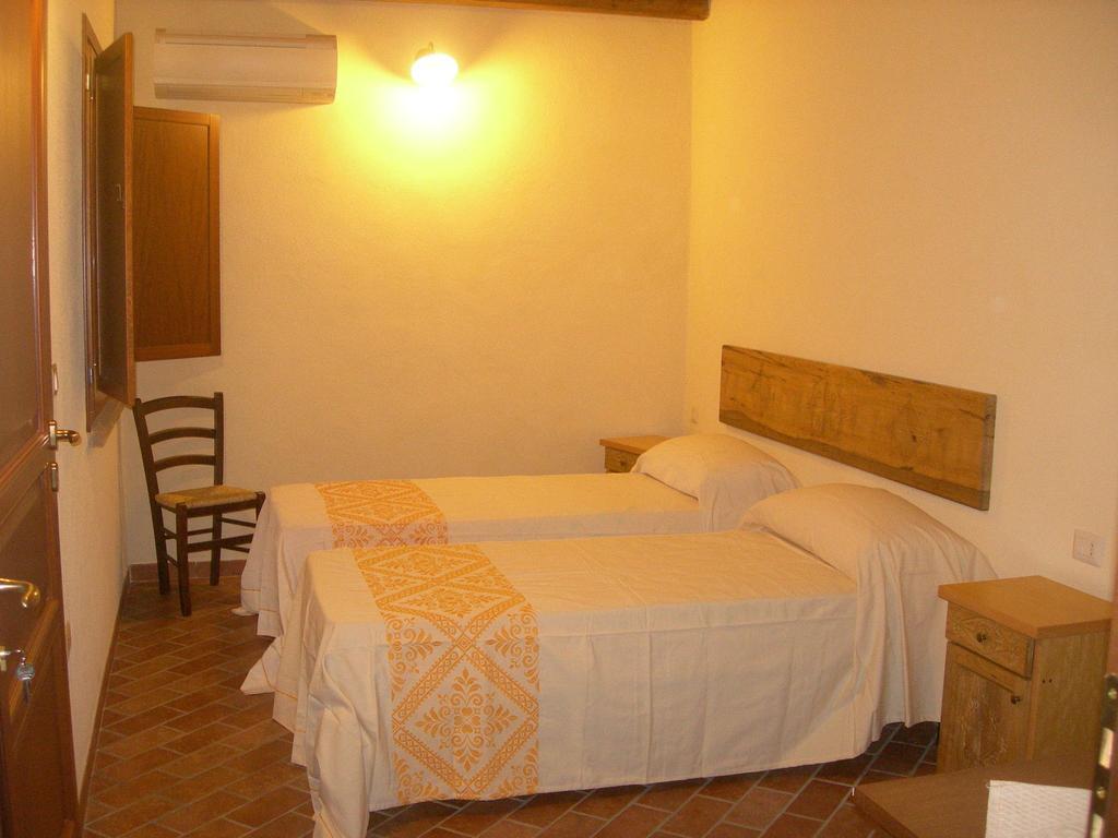 Agriturismo Battaglia Villamassargia Habitación foto