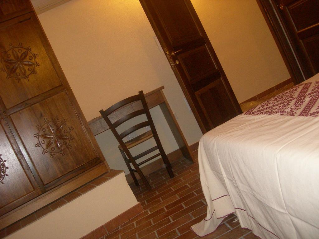 Agriturismo Battaglia Villamassargia Habitación foto