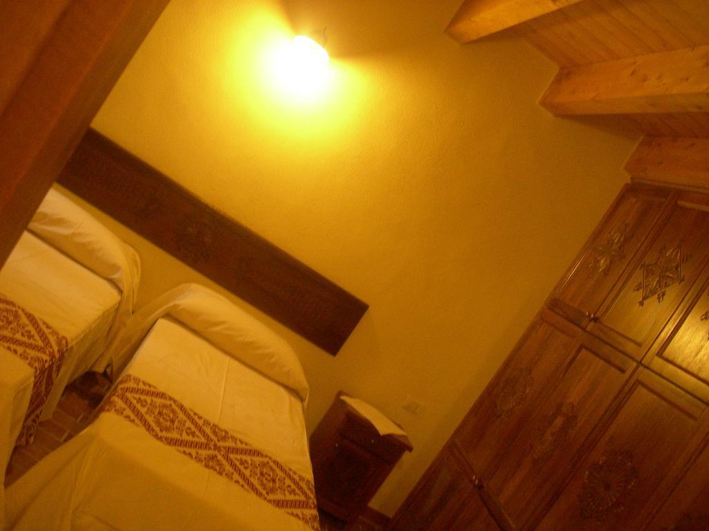 Agriturismo Battaglia Villamassargia Habitación foto
